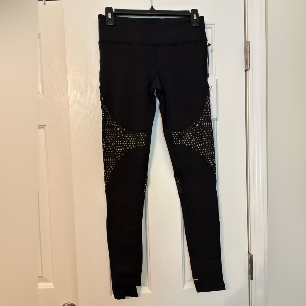 ALO Yoga Black/Buff Leggings